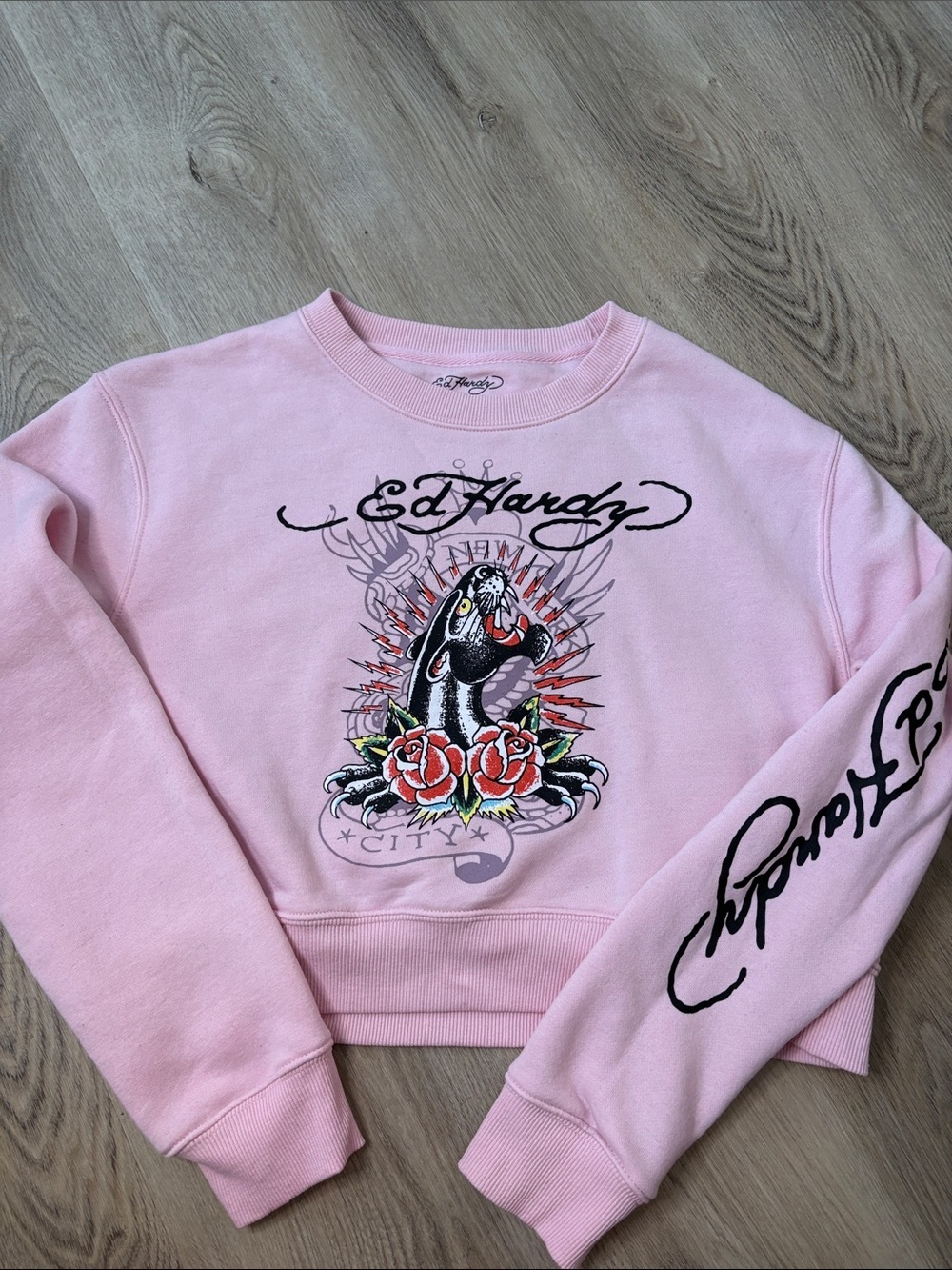 Ed Hardy Pink Panther Rose Cropped Crewneck Sweatshirt Size L 90s Y2K cozy warm